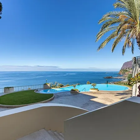 아파트 Ocean View And Infinity Pool