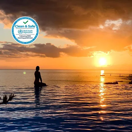 Ocean View And Infinity Pool 푼샬